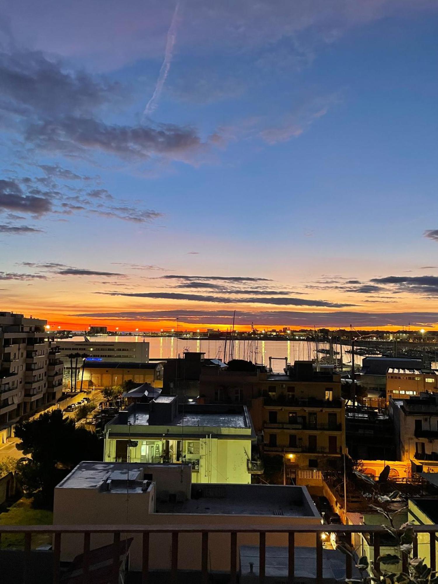 Faro Sul Mare Luxury Apartment - Zona Fiera Bari Exterior foto